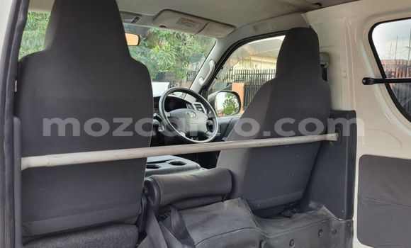 Buy Used Toyota Hiace White Car in Maputo in Maputo Buy Used Toyota Hiace White Car in Maputo in Maputo