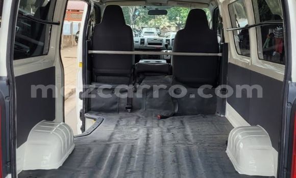 Buy Used Toyota Hiace White Car in Maputo in Maputo Buy Used Toyota Hiace White Car in Maputo in Maputo