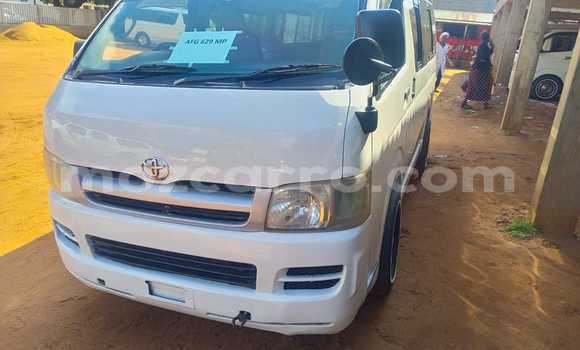 Buy Used Toyota Hiace White Car in Maputo in Maputo Buy Used Toyota Hiace White Car in Maputo in Maputo