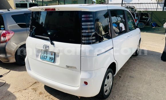Nunua Ilio tumika Toyota Sienta Nyeupe Gari ndani ya Maputo nchini Maputo Nunua Ilio tumika Toyota Sienta Nyeupe Gari ndani ya Maputo nchini Maputo