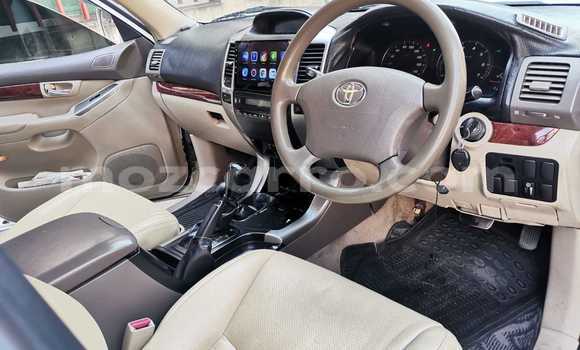 Nunua Ilio tumika Toyota Land Cruiser Prado Nyeupe Gari ndani ya Maputo nchini Maputo Nunua Ilio tumika Toyota Land Cruiser Prado Nyeupe Gari ndani ya Maputo nchini Maputo
