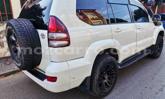 Nunua Ilio tumika Toyota Land Cruiser Prado Nyeupe Gari ndani ya Maputo nchini Maputo Nunua Ilio tumika Toyota Land Cruiser Prado Nyeupe Gari ndani ya Maputo nchini Maputo