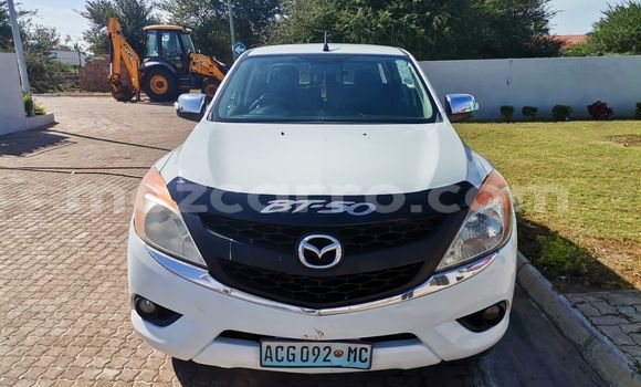 Buy Used Mazda BT-50 White Car in Maputo in Maputo