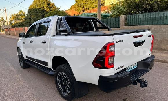 Nunua Ilio tumika Toyota Hilux Nyeupe Gari ndani ya Maputo nchini Maputo Nunua Ilio tumika Toyota Hilux Nyeupe Gari ndani ya Maputo nchini Maputo