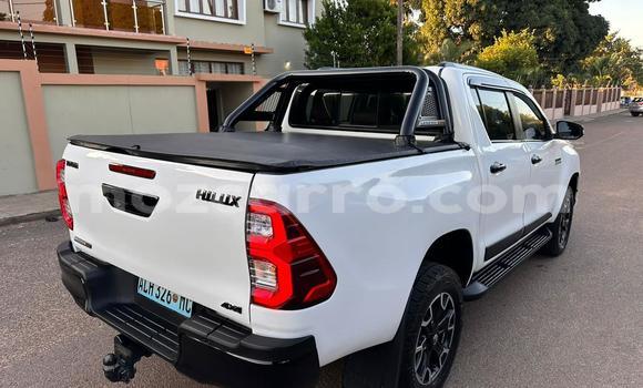 Nunua Ilio tumika Toyota Hilux Nyeupe Gari ndani ya Maputo nchini Maputo Nunua Ilio tumika Toyota Hilux Nyeupe Gari ndani ya Maputo nchini Maputo