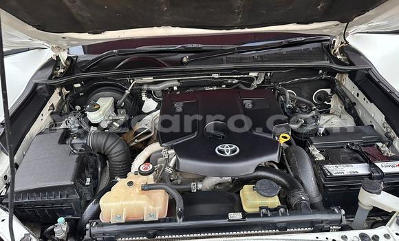 Nunua Ilio tumika Toyota Hilux Nyeupe Gari ndani ya Maputo nchini Maputo Nunua Ilio tumika Toyota Hilux Nyeupe Gari ndani ya Maputo nchini Maputo