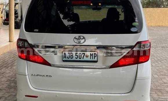 Nunua Ilio tumika Toyota Alphard Nyeupe Gari ndani ya Maputo nchini Maputo Nunua Ilio tumika Toyota Alphard Nyeupe Gari ndani ya Maputo nchini Maputo