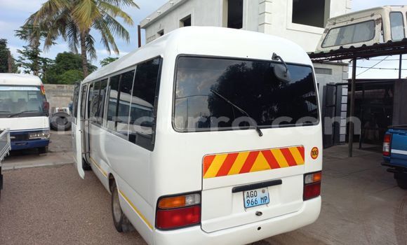 Nunua Ilio tumika Toyota Coaster Nyeupe Gari ndani ya Marara nchini Tete Nunua Ilio tumika Toyota Coaster Nyeupe Gari ndani ya Marara nchini Tete