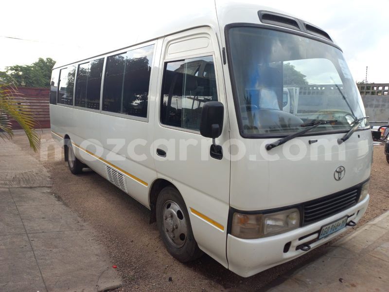 Buy used toyota coaster white car in marara in tete mozcarro