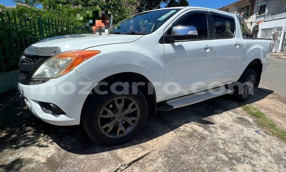 Nunua Ilio tumika Mazda BT-50 Nyeupe Gari ndani ya Maputo nchini Maputo Nunua Ilio tumika Mazda BT-50 Nyeupe Gari ndani ya Maputo nchini Maputo