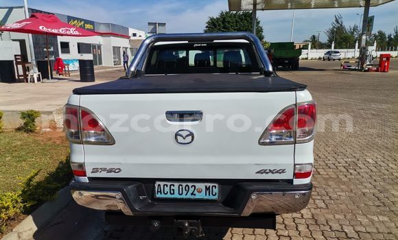Nunua Ilio tumika Mazda BT-50 Nyeupe Gari ndani ya Maputo nchini Maputo Nunua Ilio tumika Mazda BT-50 Nyeupe Gari ndani ya Maputo nchini Maputo