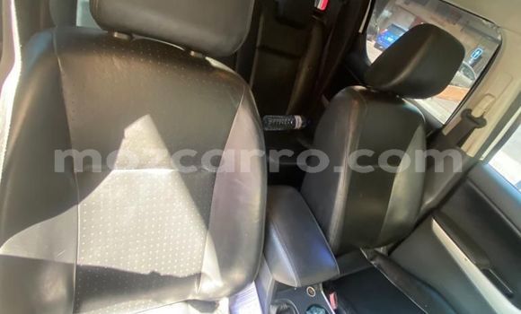 Nunua Ilio tumika Mazda BT-50 Nyeupe Gari ndani ya Maputo nchini Maputo Nunua Ilio tumika Mazda BT-50 Nyeupe Gari ndani ya Maputo nchini Maputo