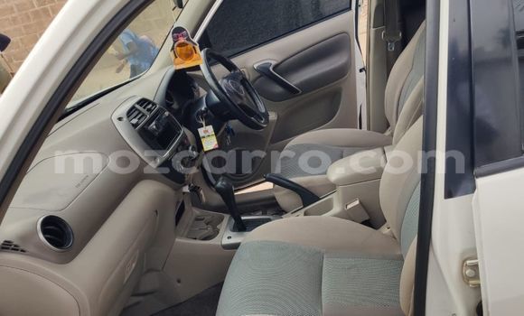 Nunua Ilio tumika Toyota RAV4 Nyeupe Gari ndani ya Maputo nchini Maputo Nunua Ilio tumika Toyota RAV4 Nyeupe Gari ndani ya Maputo nchini Maputo