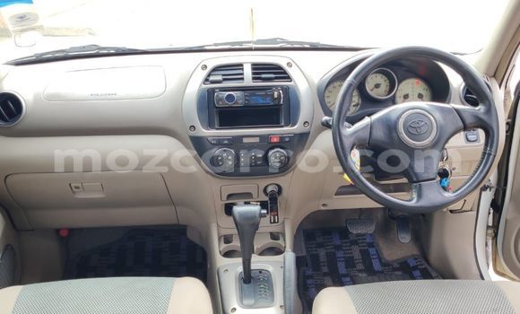 Nunua Ilio tumika Toyota RAV4 Nyeupe Gari ndani ya Maputo nchini Maputo Nunua Ilio tumika Toyota RAV4 Nyeupe Gari ndani ya Maputo nchini Maputo