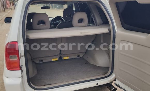 Nunua Ilio tumika Toyota RAV4 Nyeupe Gari ndani ya Maputo nchini Maputo Nunua Ilio tumika Toyota RAV4 Nyeupe Gari ndani ya Maputo nchini Maputo