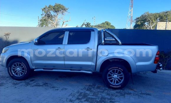 Nunua Ilio tumika Toyota Hilux Fedha Gari ndani ya Maputo nchini Maputo Nunua Ilio tumika Toyota Hilux Fedha Gari ndani ya Maputo nchini Maputo