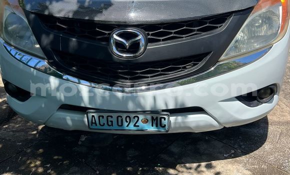 Comprar Usado Mazda BT-50 Branco Carro em Maputo em Maputo