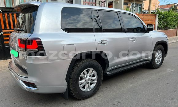 Buy Used Toyota Land Cruiser Prado Silver Car in Maputo in Maputo Buy Used Toyota Land Cruiser Prado Silver Car in Maputo in Maputo