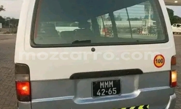 Nunua Ilio tumika Toyota Hiace Nyeupe Gari ndani ya Maputo nchini Maputo Nunua Ilio tumika Toyota Hiace Nyeupe Gari ndani ya Maputo nchini Maputo