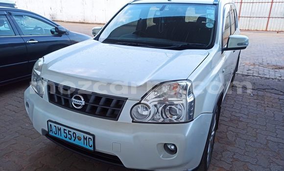 Comprar Usado Nissan X-Trail Branco Carro em Maputo em Maputo