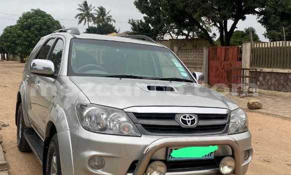 Nunua Ilio tumika Toyota Fortuner Nyingine Gari ndani ya Maputo nchini Maputo Nunua Ilio tumika Toyota Fortuner Nyingine Gari ndani ya Maputo nchini Maputo
