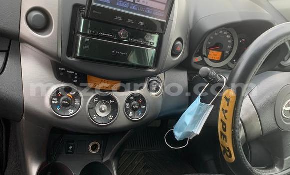 Nunua Ilio tumika Toyota RAV4 Nyeupe Gari ndani ya Maputo nchini Maputo Nunua Ilio tumika Toyota RAV4 Nyeupe Gari ndani ya Maputo nchini Maputo