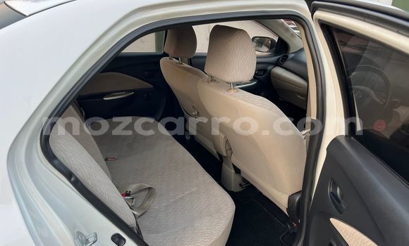 Comprar Usado Toyota Belta Branco Carro em Maputo em Maputo Comprar Usado Toyota Belta Branco Carro em Maputo em Maputo