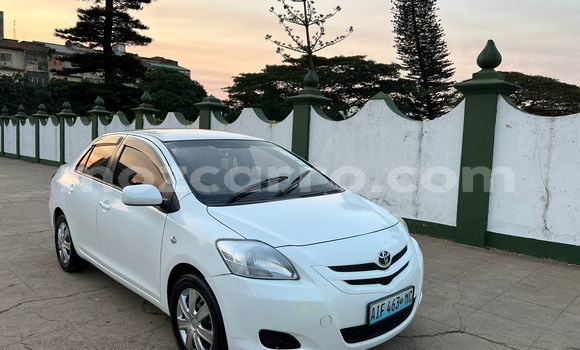 Comprar Usado Toyota Belta Branco Carro em Maputo em Maputo Comprar Usado Toyota Belta Branco Carro em Maputo em Maputo