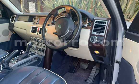 Nunua Ilio tumika Range Rover Range Rover Fedha Gari ndani ya Maputo nchini Maputo Nunua Ilio tumika Range Rover Range Rover Fedha Gari ndani ya Maputo nchini Maputo