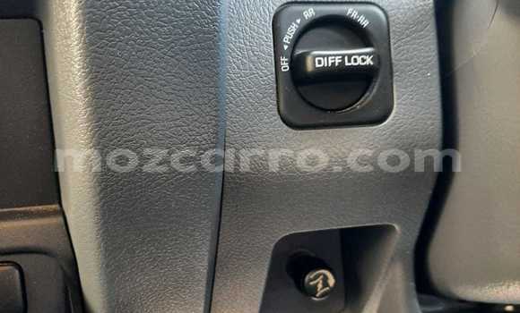 Nunua Ilio tumika Toyota Land Cruiser Nyeupe Gari ndani ya Maputo nchini Maputo Nunua Ilio tumika Toyota Land Cruiser Nyeupe Gari ndani ya Maputo nchini Maputo