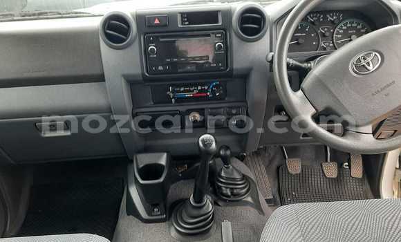 Nunua Ilio tumika Toyota Land Cruiser Nyeupe Gari ndani ya Maputo nchini Maputo Nunua Ilio tumika Toyota Land Cruiser Nyeupe Gari ndani ya Maputo nchini Maputo