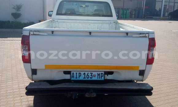 Comprar Usado Isuzu KB Branco Carro em Maputo em Maputo Comprar Usado Isuzu KB Branco Carro em Maputo em Maputo