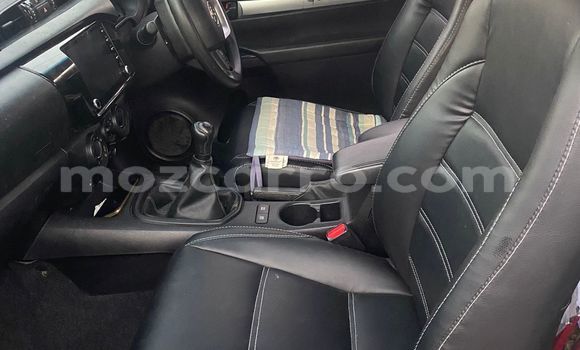 Buy Used Toyota Hiluxe Revo White Car in Maputo in Maputo Buy Used Toyota Hiluxe Revo White Car in Maputo in Maputo