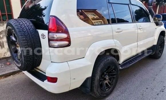 Nunua Ilio tumika Toyota Land Cruiser Prado Nyeupe Gari ndani ya Maputo nchini Maputo Nunua Ilio tumika Toyota Land Cruiser Prado Nyeupe Gari ndani ya Maputo nchini Maputo