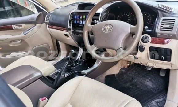 Nunua Ilio tumika Toyota Land Cruiser Prado Nyeupe Gari ndani ya Maputo nchini Maputo Nunua Ilio tumika Toyota Land Cruiser Prado Nyeupe Gari ndani ya Maputo nchini Maputo