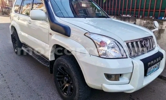 Nunua Ilio tumika Toyota Land Cruiser Prado Nyeupe Gari ndani ya Maputo nchini Maputo Nunua Ilio tumika Toyota Land Cruiser Prado Nyeupe Gari ndani ya Maputo nchini Maputo