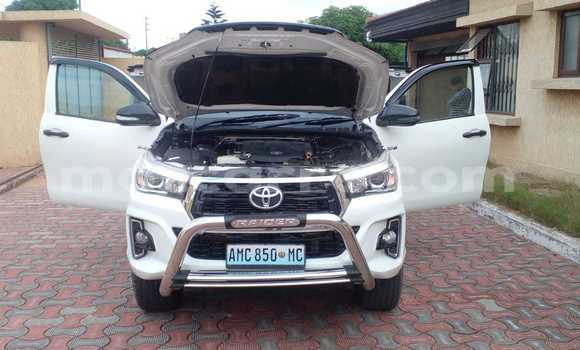 Tenga Tsaru Toyota Hiluxe Revo Chena Mota in Maputo in Maputo