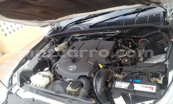 Comprar Usado Toyota Hiluxe Revo Branco Carro em Maputo em Maputo Comprar Usado Toyota Hiluxe Revo Branco Carro em Maputo em Maputo