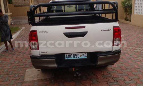Comprar Usado Toyota Hiluxe Revo Branco Carro em Maputo em Maputo Comprar Usado Toyota Hiluxe Revo Branco Carro em Maputo em Maputo