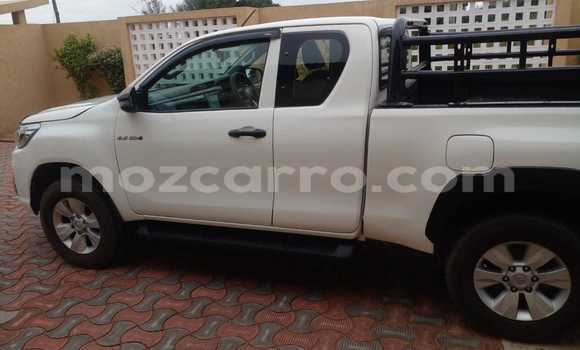 Comprar Usado Toyota Hiluxe Revo Branco Carro em Maputo em Maputo Comprar Usado Toyota Hiluxe Revo Branco Carro em Maputo em Maputo