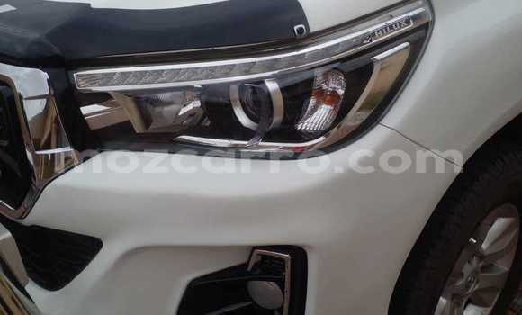 Comprar Usado Toyota Hiluxe Revo Branco Carro em Maputo em Maputo Comprar Usado Toyota Hiluxe Revo Branco Carro em Maputo em Maputo