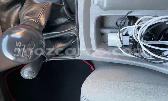 Nunua Ilio tumika Toyota Hilux Nyeupe Gari ndani ya Maputo nchini Maputo Nunua Ilio tumika Toyota Hilux Nyeupe Gari ndani ya Maputo nchini Maputo