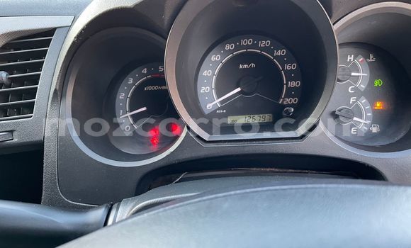 Nunua Ilio tumika Toyota Hilux Nyeupe Gari ndani ya Maputo nchini Maputo Nunua Ilio tumika Toyota Hilux Nyeupe Gari ndani ya Maputo nchini Maputo