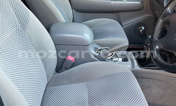 Nunua Ilio tumika Toyota Hilux Nyeupe Gari ndani ya Maputo nchini Maputo Nunua Ilio tumika Toyota Hilux Nyeupe Gari ndani ya Maputo nchini Maputo