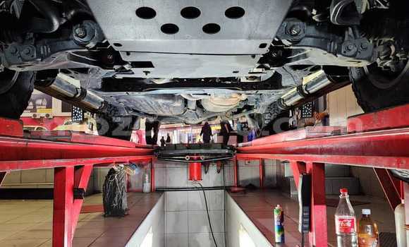 Comprar Usado Toyota Land Cruiser Prado Branco Carro em Maputo em Maputo Comprar Usado Toyota Land Cruiser Prado Branco Carro em Maputo em Maputo