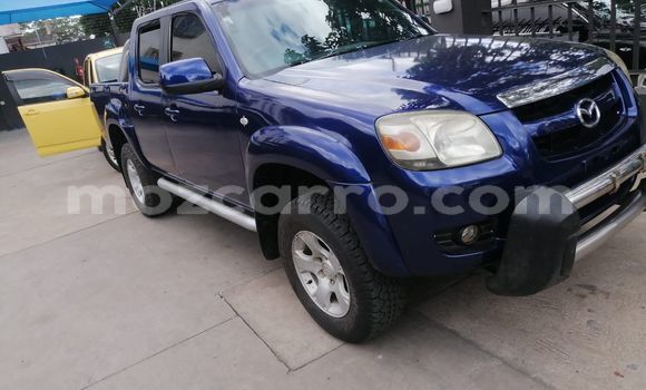 Comprar Usado Mazda BT-50 Azul Carro em Maputo em Maputo