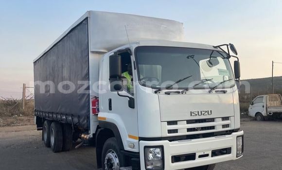 Comprar Usado Isuzu 117 Branco Carro em Maputo em Maputo Comprar Usado Isuzu 117 Branco Carro em Maputo em Maputo