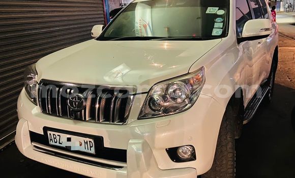 Nunua Ilio tumika Toyota Prado Nyeupe Gari ndani ya Maputo nchini Maputo Nunua Ilio tumika Toyota Prado Nyeupe Gari ndani ya Maputo nchini Maputo