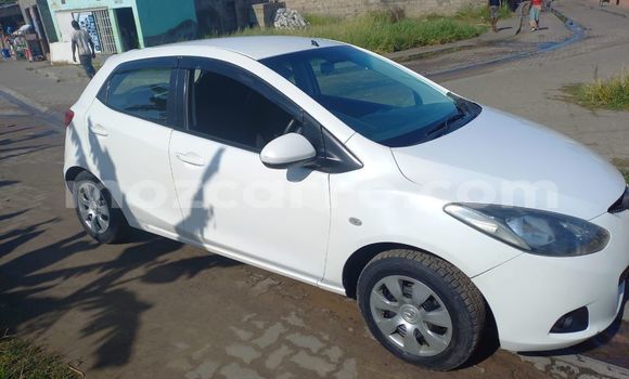 Nunua Ilio tumika Mazda Demio Nyeupe Gari ndani ya Maputo nchini Maputo Nunua Ilio tumika Mazda Demio Nyeupe Gari ndani ya Maputo nchini Maputo