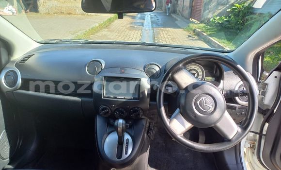 Nunua Ilio tumika Mazda Demio Nyeupe Gari ndani ya Maputo nchini Maputo Nunua Ilio tumika Mazda Demio Nyeupe Gari ndani ya Maputo nchini Maputo